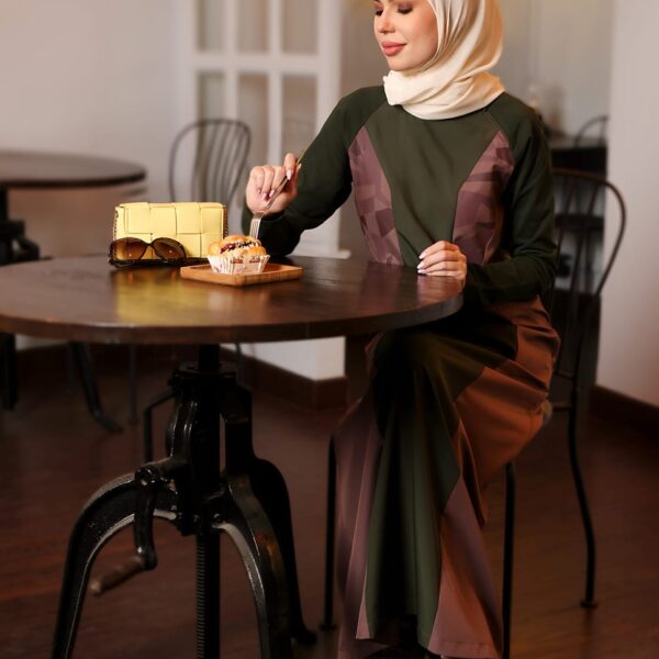 Purple and Black Color Contrast Jilbab